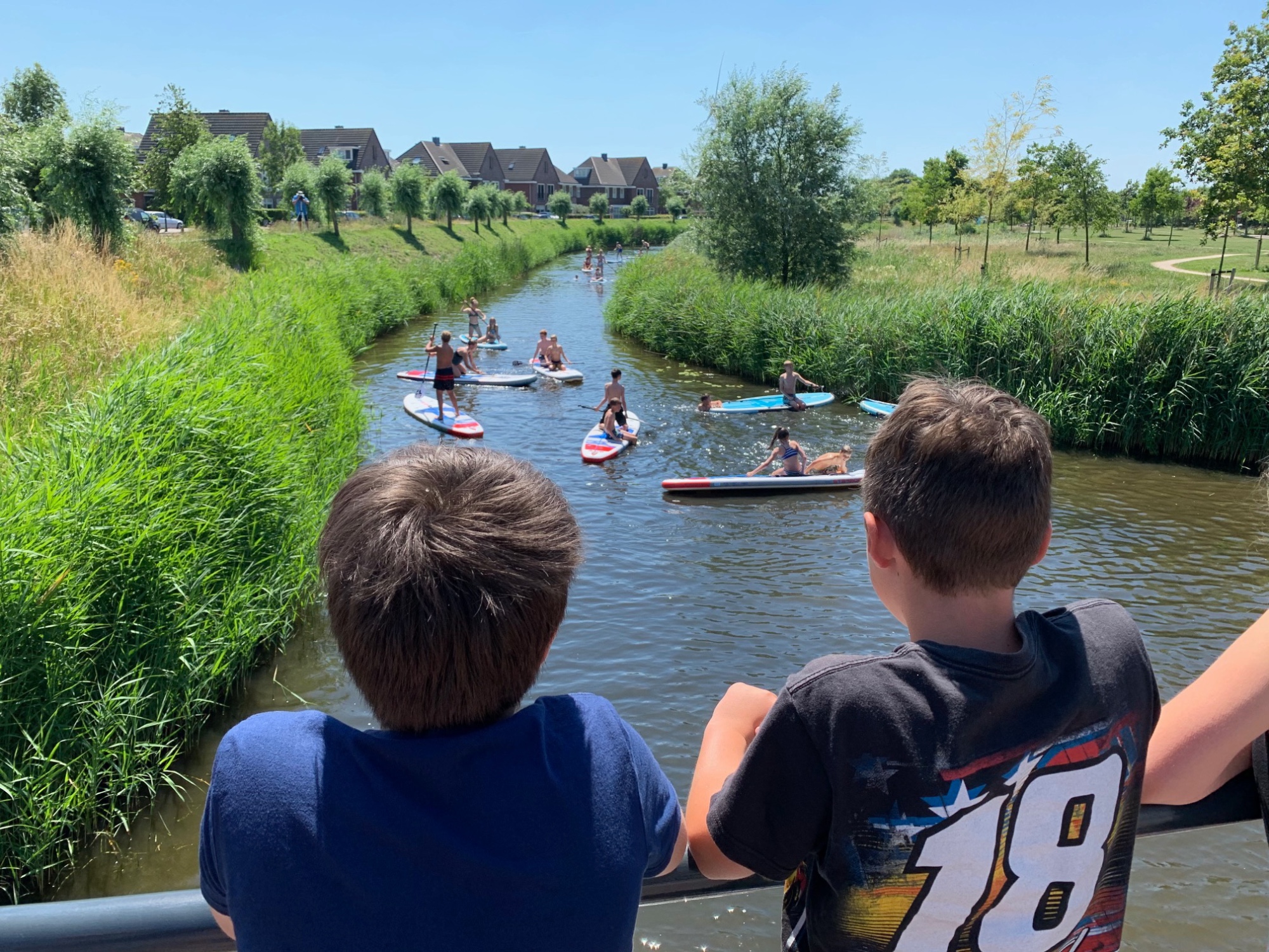 Zwerfafvalborden bij OBS De Kornak